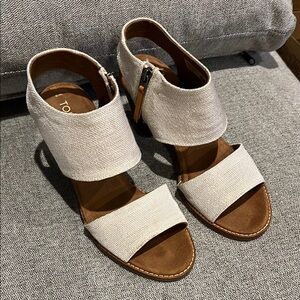 Tom’s linen sandals